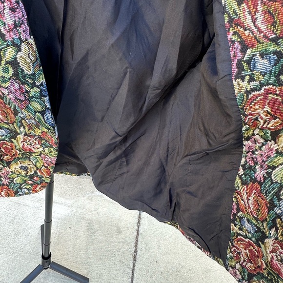 Tabitha Floral Tapestry Blazer - Picture 7 of 11